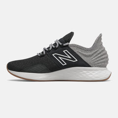 Black/Light Aluminum Fresh Foam Roav Tee Shirt / New Balance Women