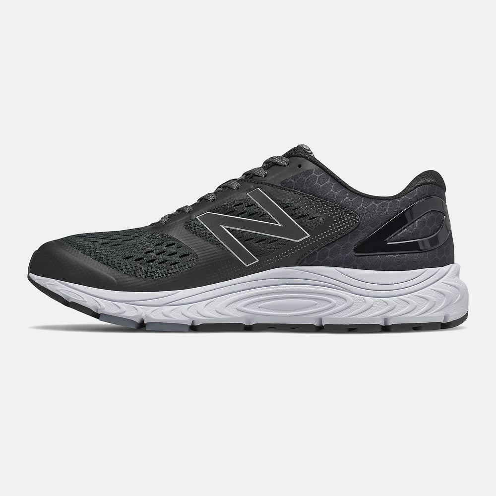 Black/White 840v4 / New Balance Men