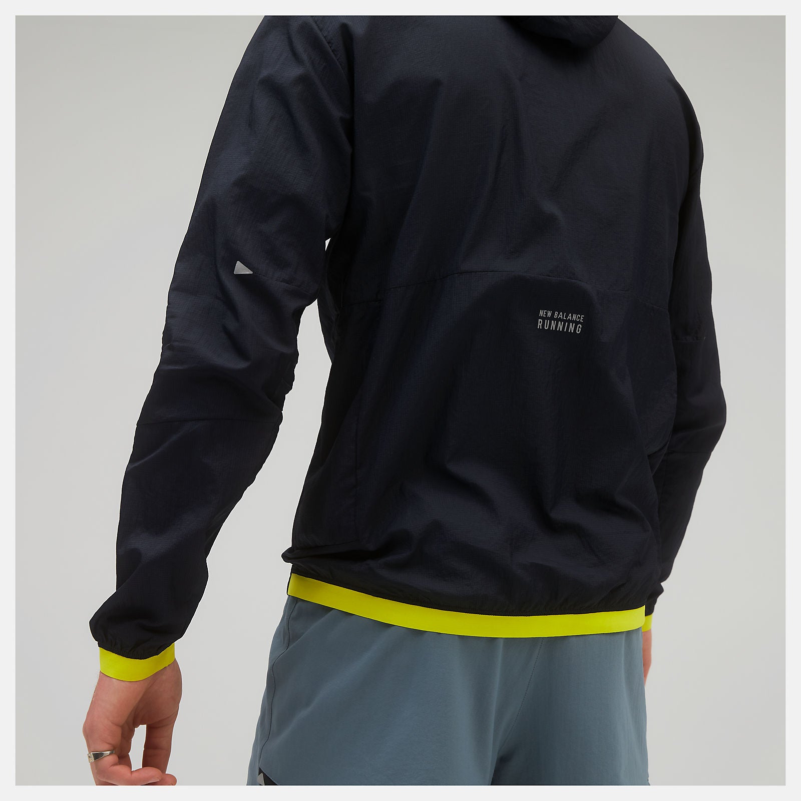 Sulpher Yellow Printed Impact Run Light Pack Jacket / New Balance Men