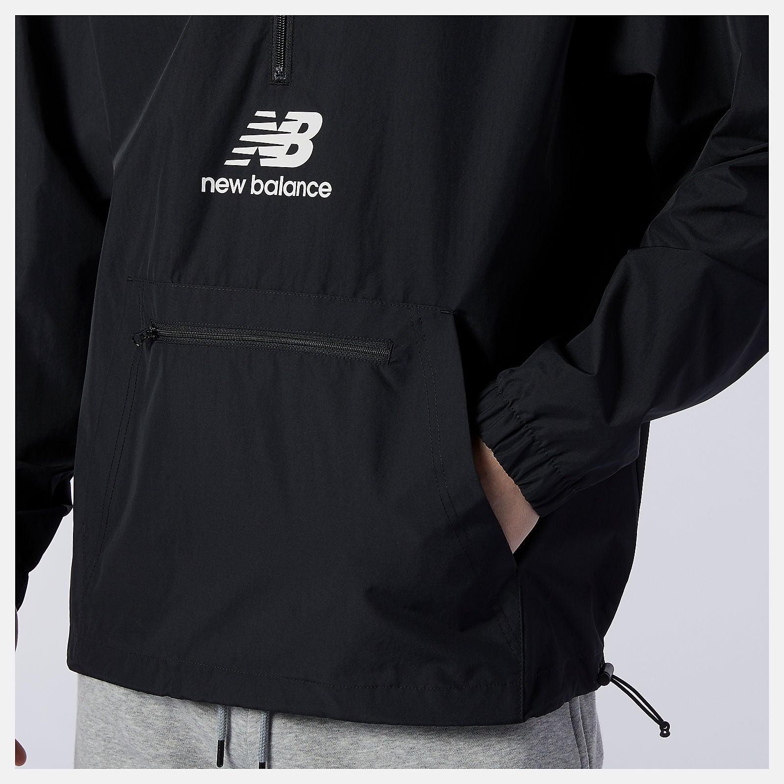 Black NB Essential Anorak / New Balance Women|Men