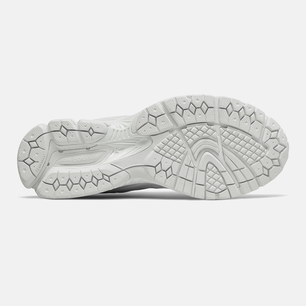 Munsell White 2002R / New Balance Men