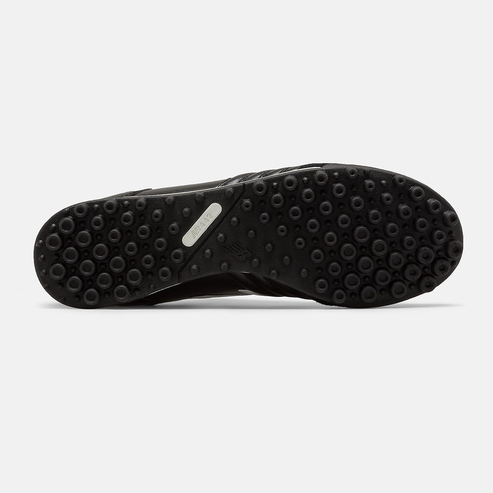 Black/White 442 Team TF / New Balance Women|Men