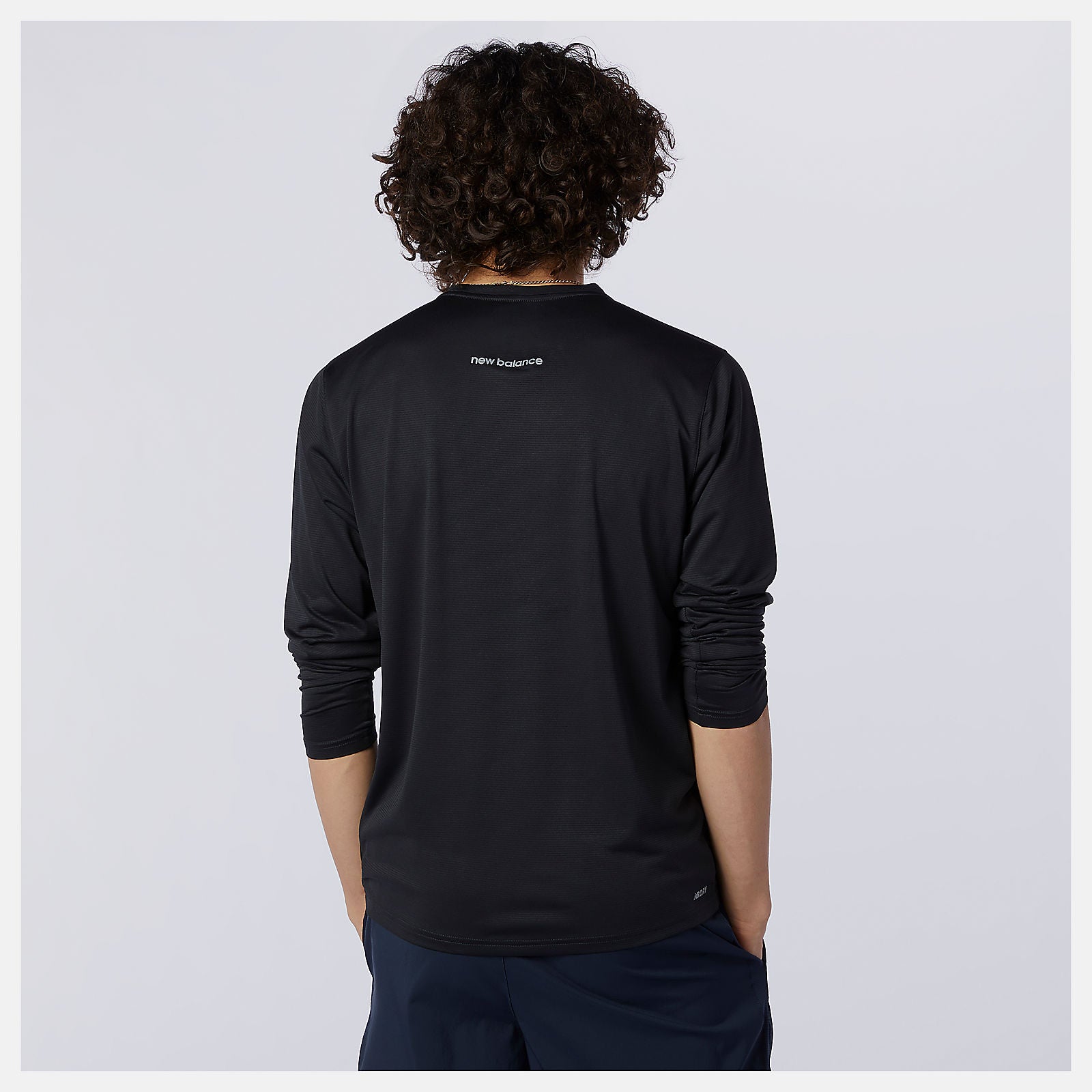 Black Accelerate Long Sleeve / New Balance Men