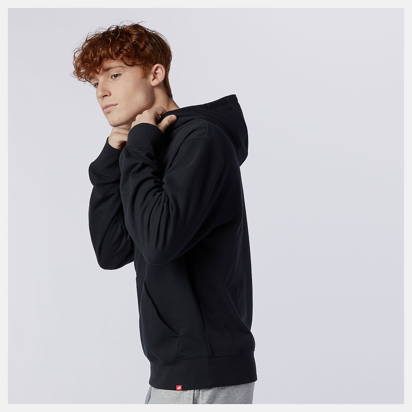 Black NB Essentials Embroidered Hoodie / New Balance Women|Men