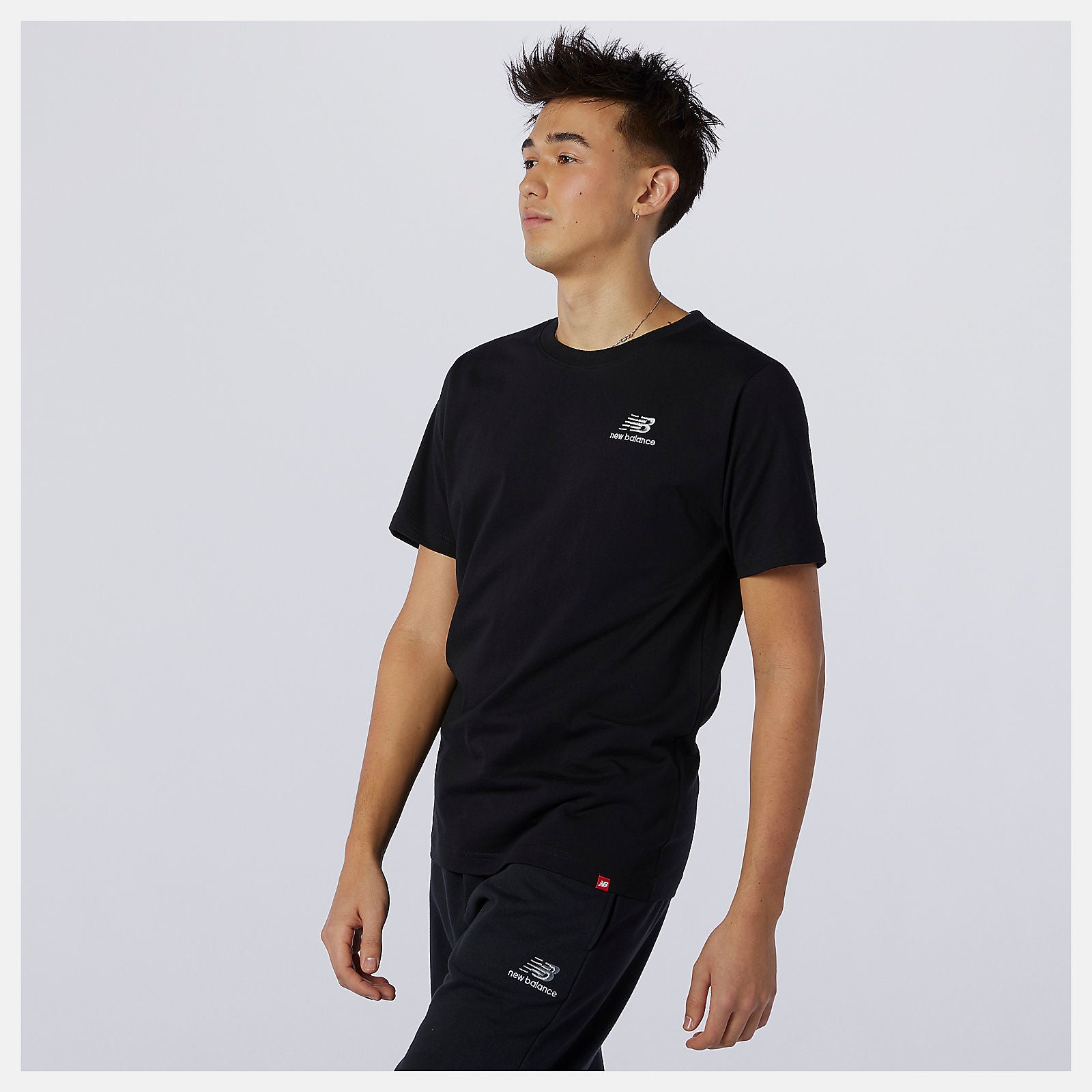 Black NB Essentials Embroidered Tee / New Balance Women|Men