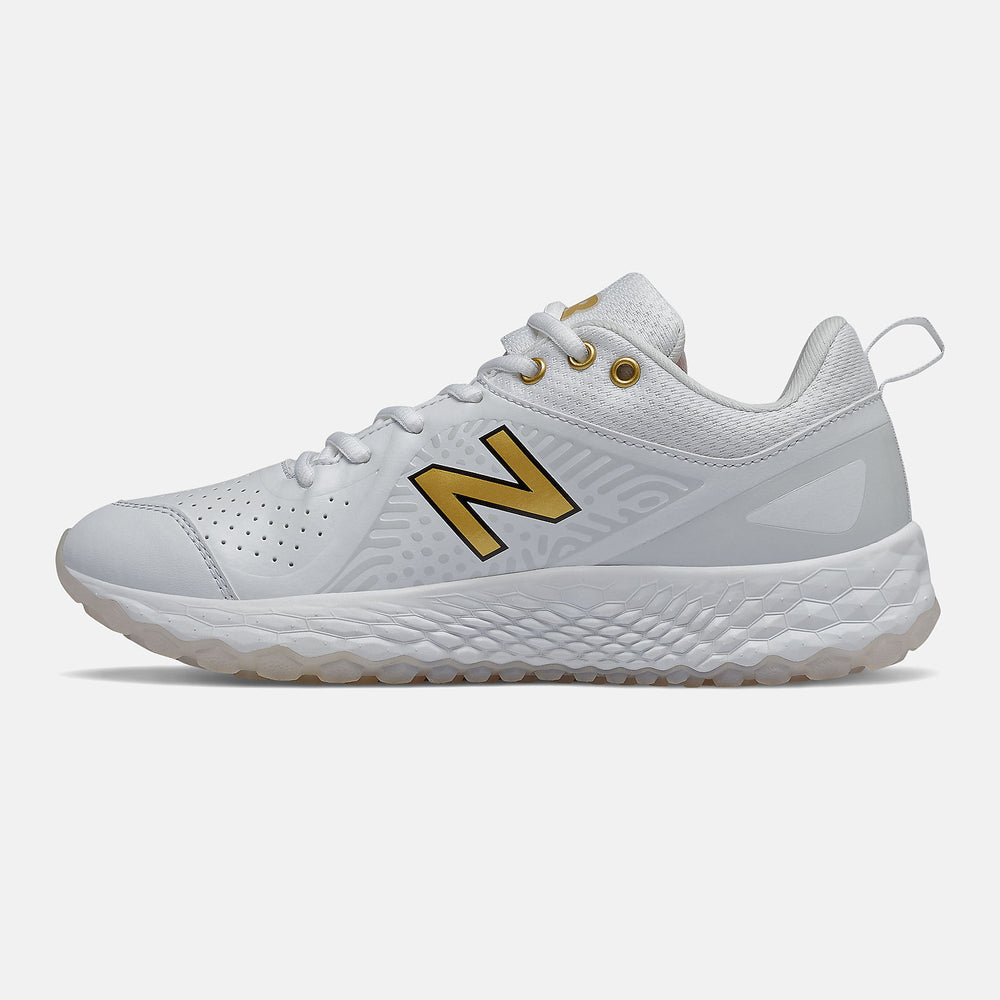 White/Gold Fresh Foam Velo v2 Turf / New Balance Women