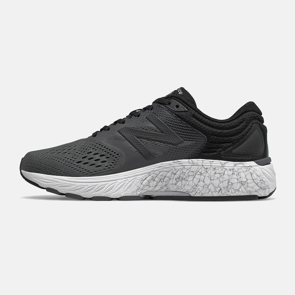 Black/Magnet 940v4 / New Balance Women
