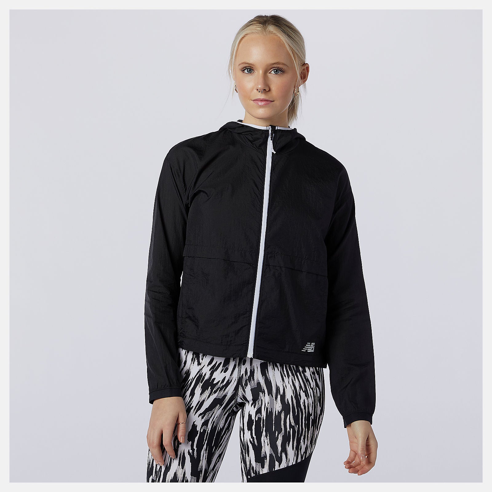Black Impact Run Light Pack Jacket / New Balance Women