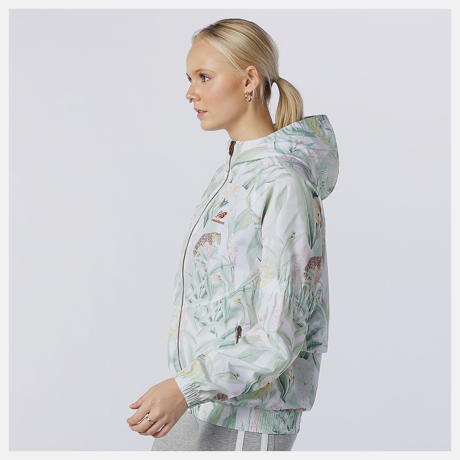 White Print NB Essentials Botanical Jacket / New Balance Women