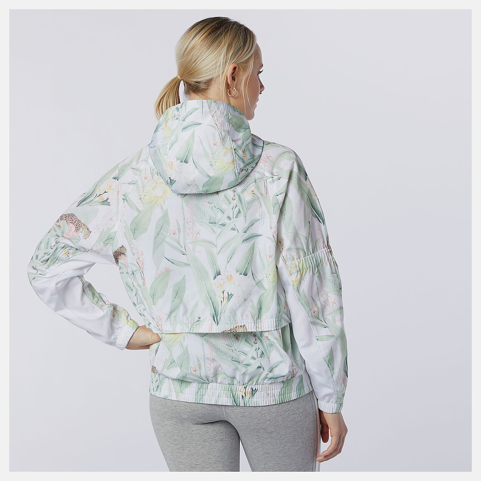 White Print NB Essentials Botanical Jacket / New Balance Women