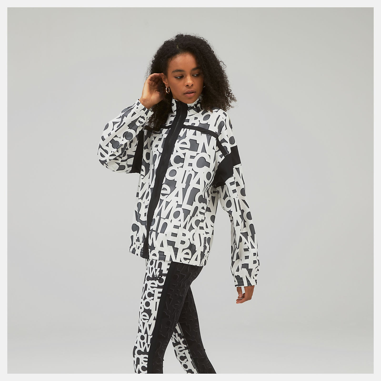 White Relentless Printed Woven Jacket / New Balance Women
