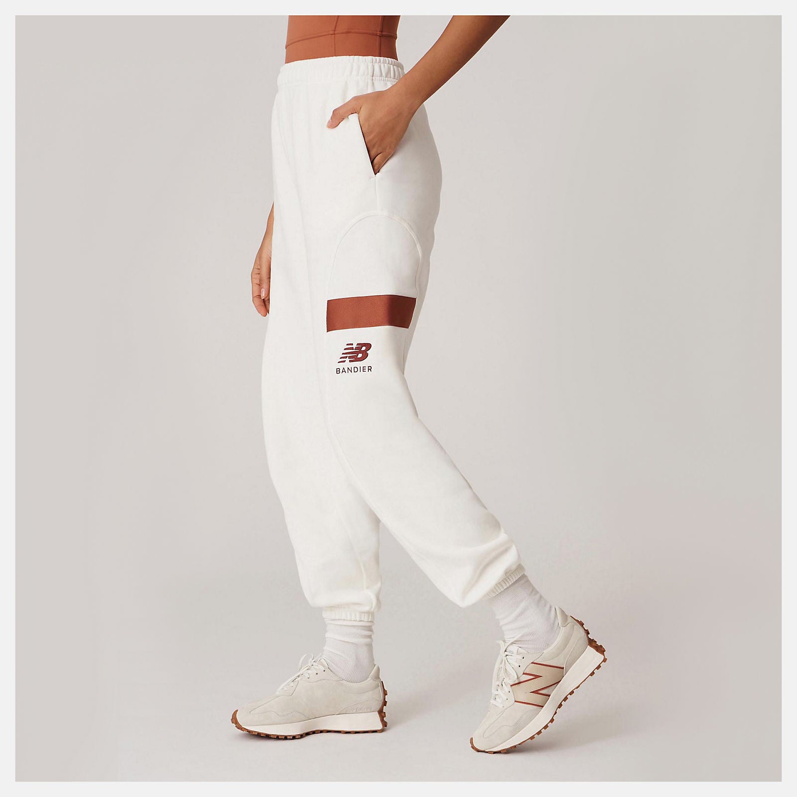 Sea Salt Bandier Fleece Jogger / New Balance Women