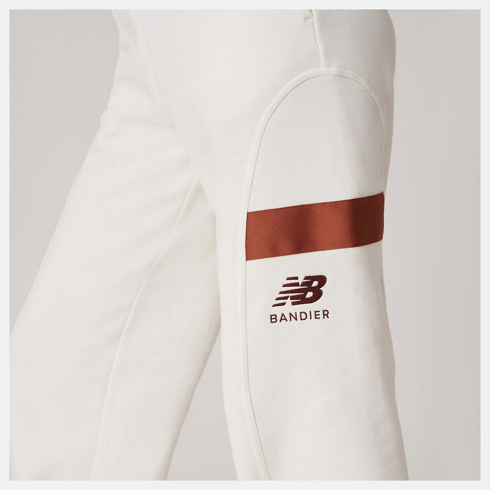 Sea Salt Bandier Fleece Jogger / New Balance Women