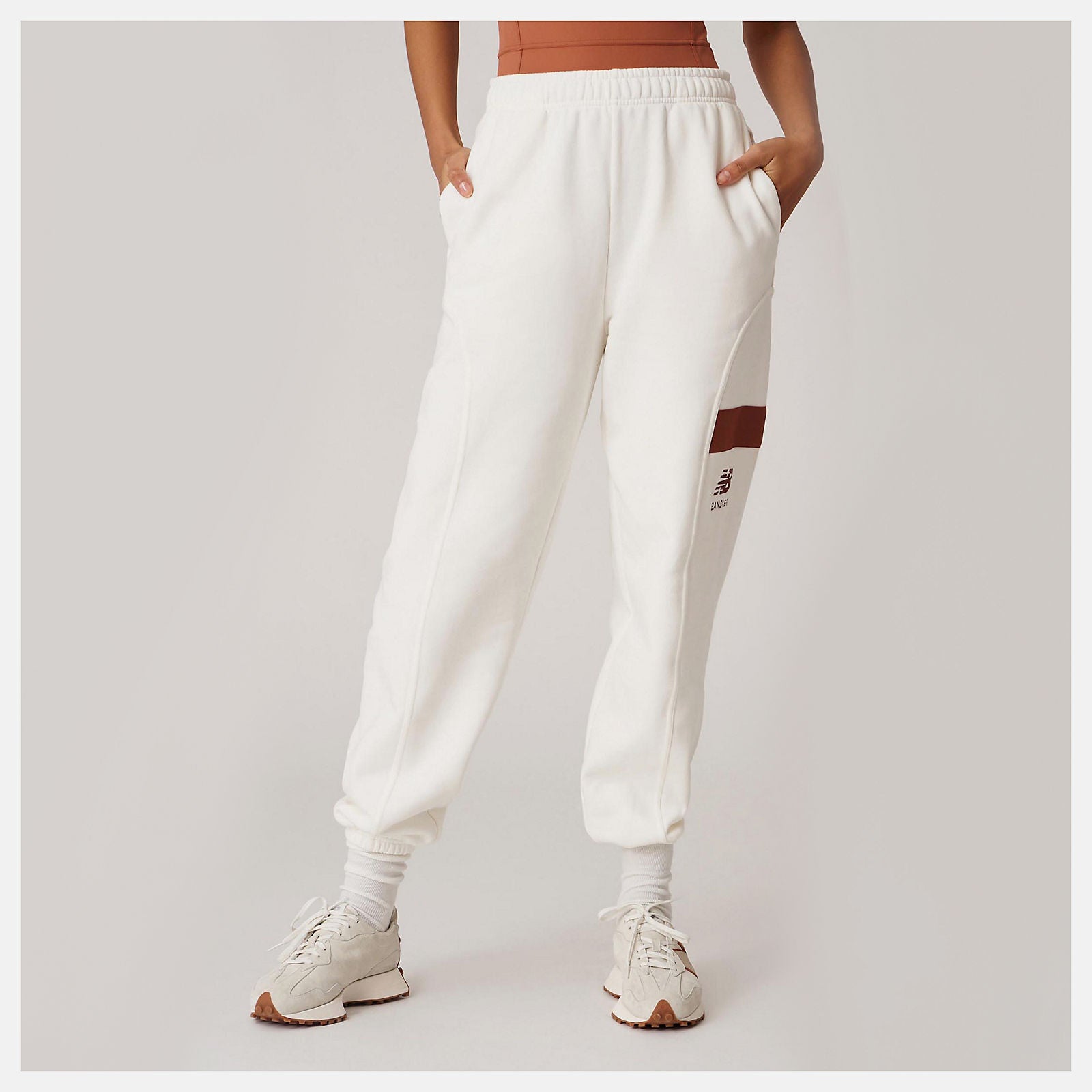 Sea Salt Bandier Fleece Jogger / New Balance Women
