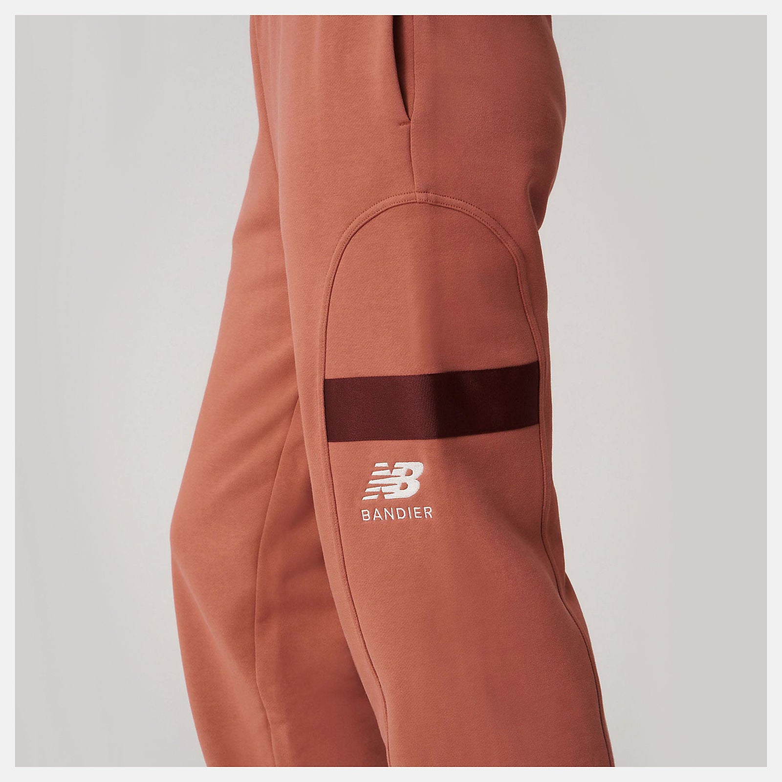 Terra Cotta Bandier Fleece Jogger / New Balance Women