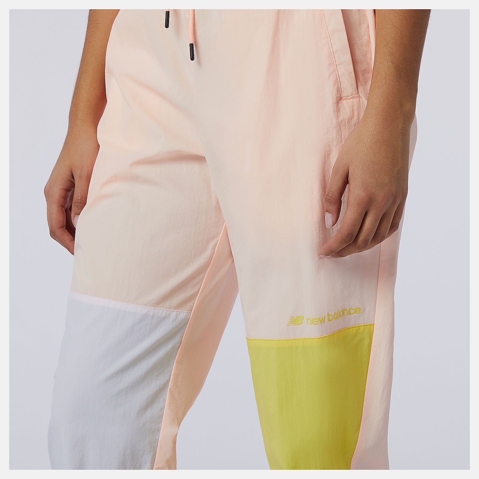 Cloud Pink Sport Style Optiks Woven Pant / New Balance Women
