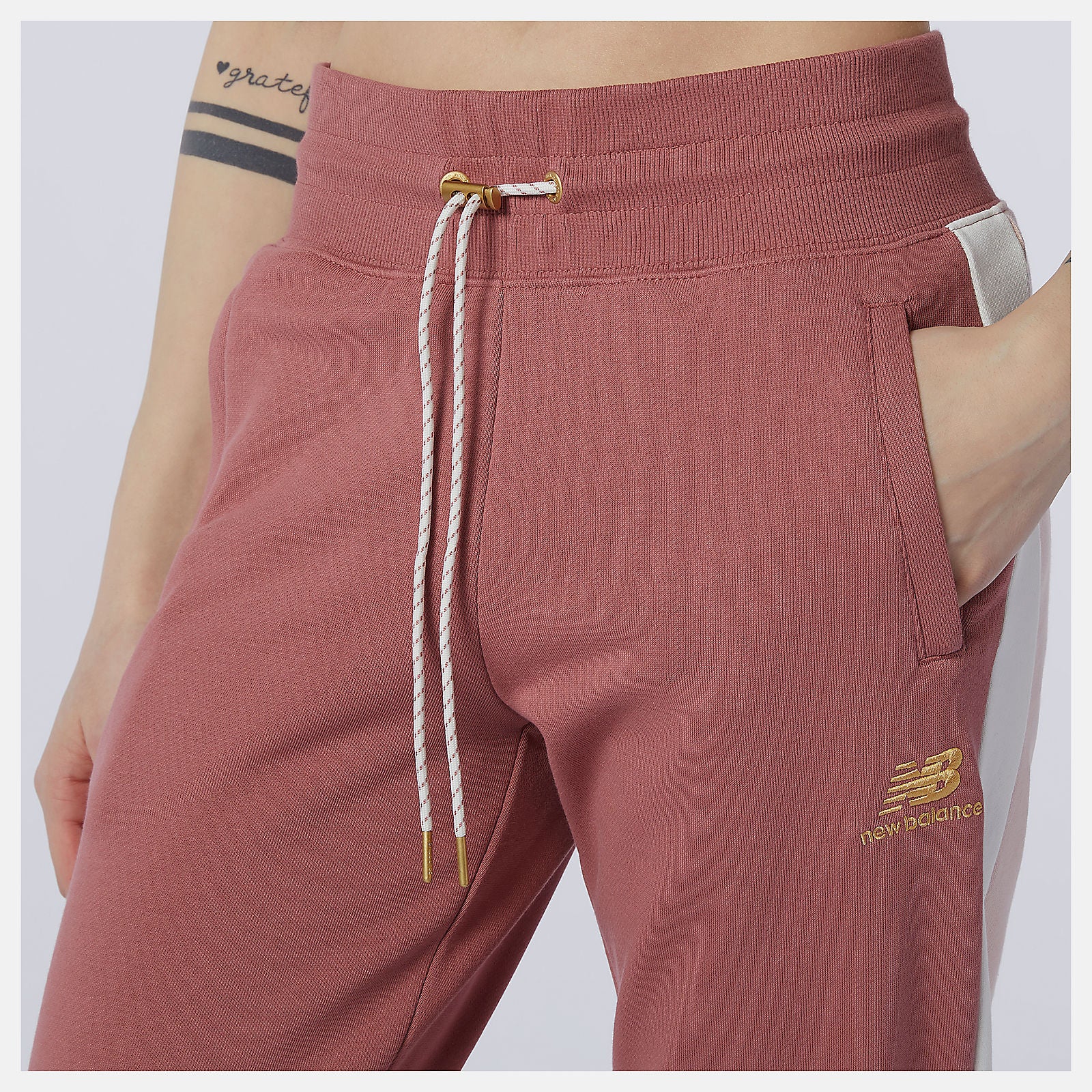 Henna NB Athletics Higher Learning Sweatpant / New Balance Women