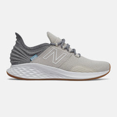 Moonbeam/Light Aluminum Fresh Foam Roav Tee Shirt / New Balance Women