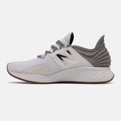 NB White/Black Fresh Foam Roav Tee Shirt / New Balance Women