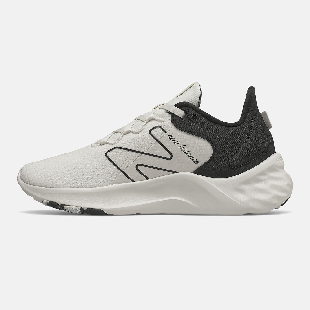 Sea Salt/White WROAVV2 / New Balance Women