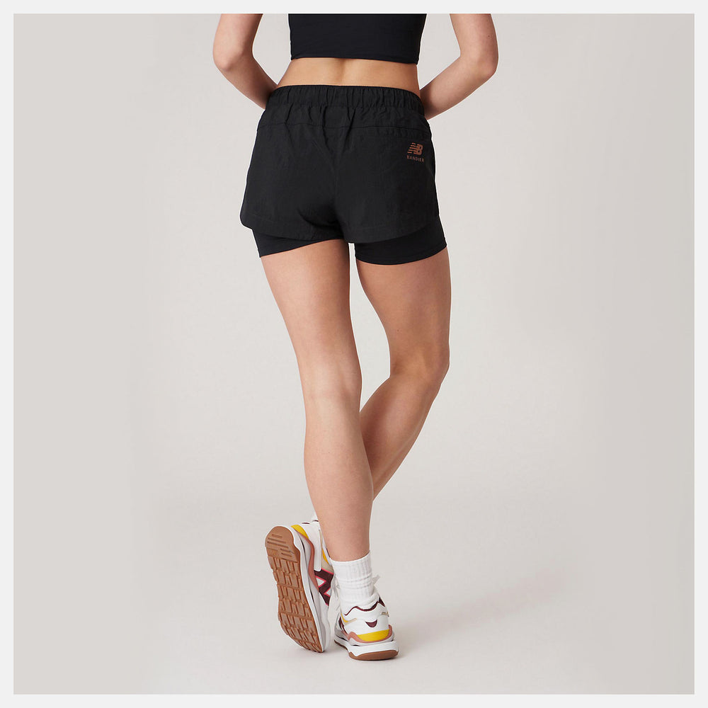 Black Bandier Woven tech Short / New Balance Women