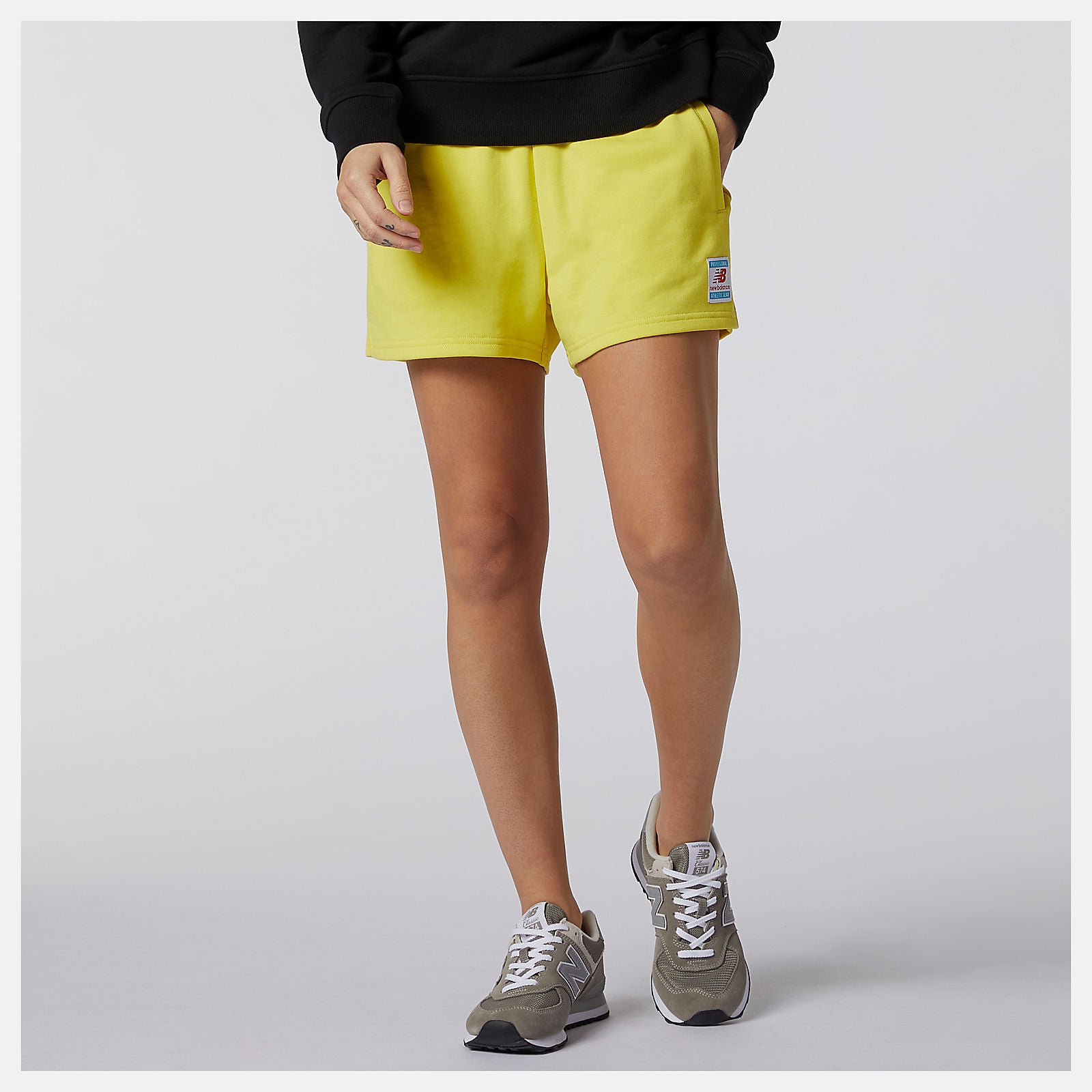 First Light NB Essentials Knit Short / New Balance Women