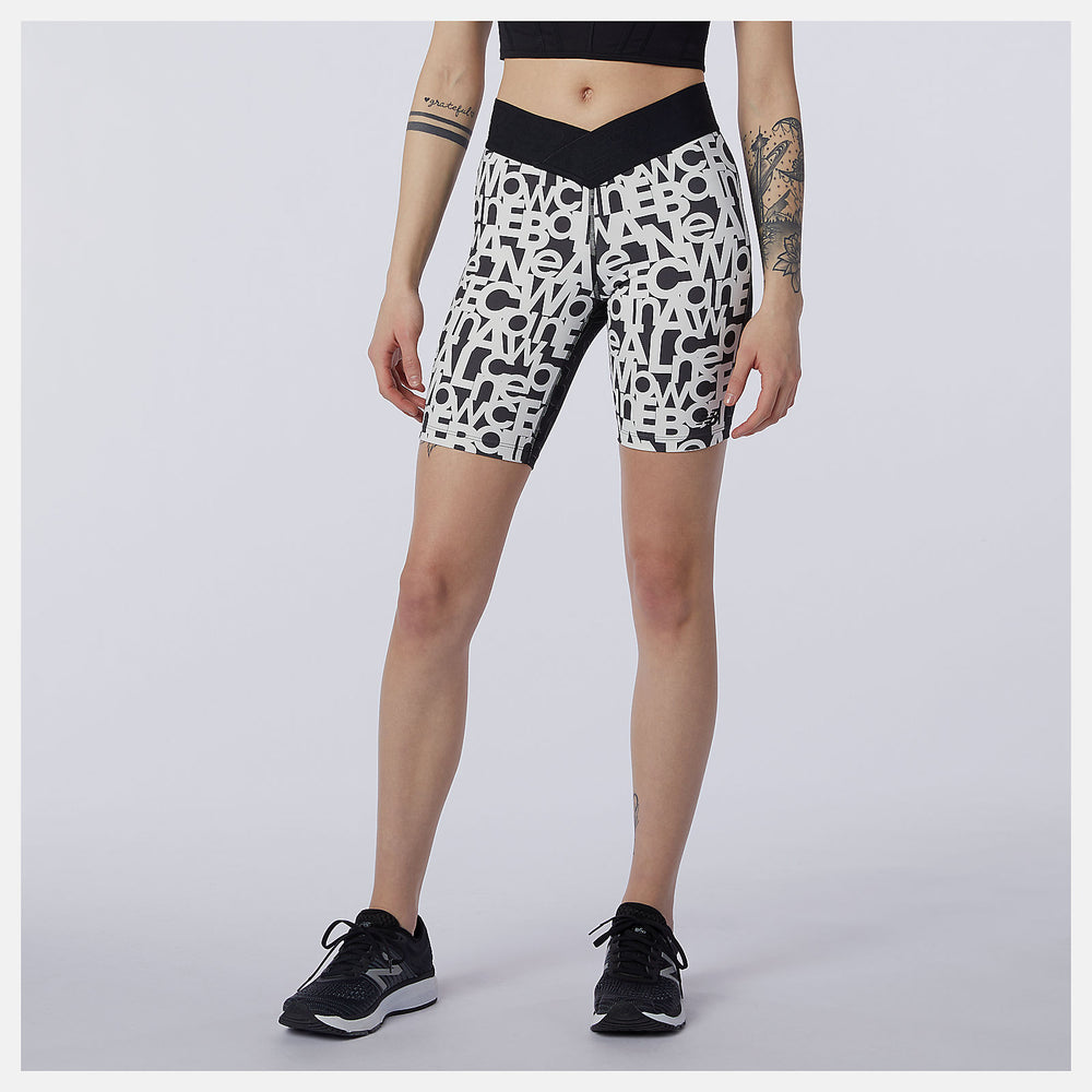 Black/White Relentless Printed Fitted Short / New Balance Women