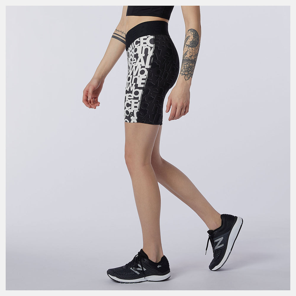 Black/White Relentless Printed Fitted Short / New Balance Women