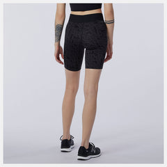 Black/White Relentless Printed Fitted Short / New Balance Women