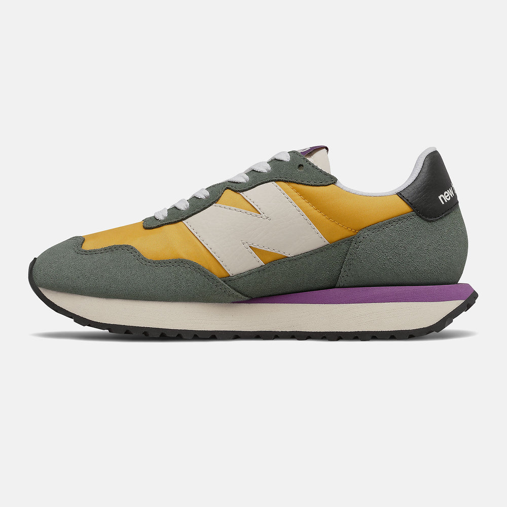Team Gold/Black Spruce 237 / New Balance Women