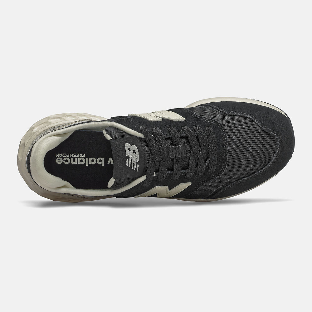 Black/Munsell White X-70 / New Balance Women