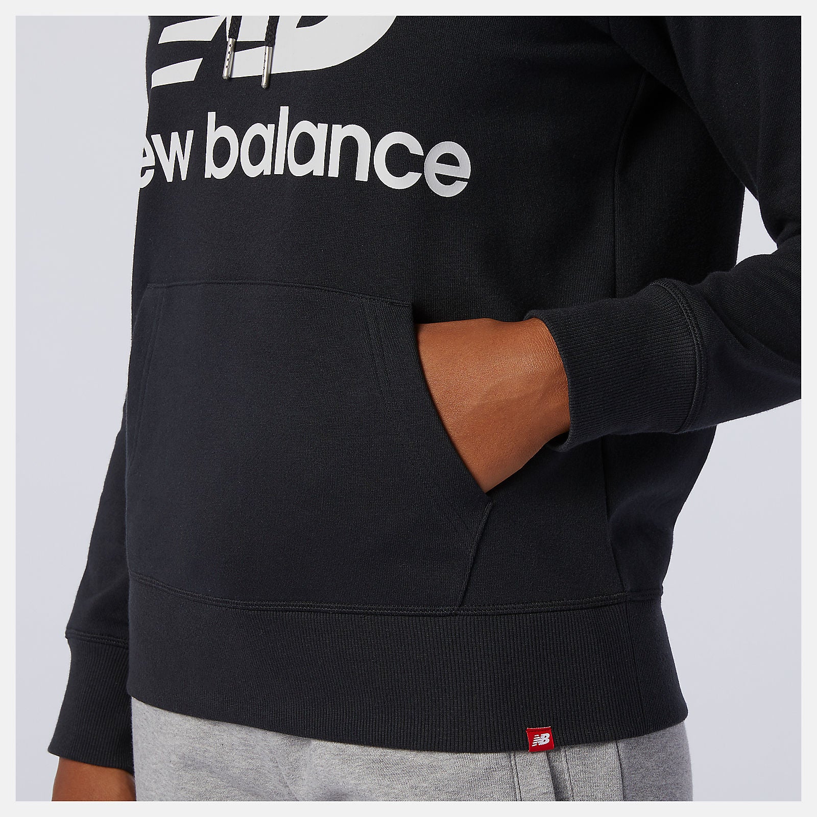 Black NB Essentials Pullover Hoodie / New Balance Women