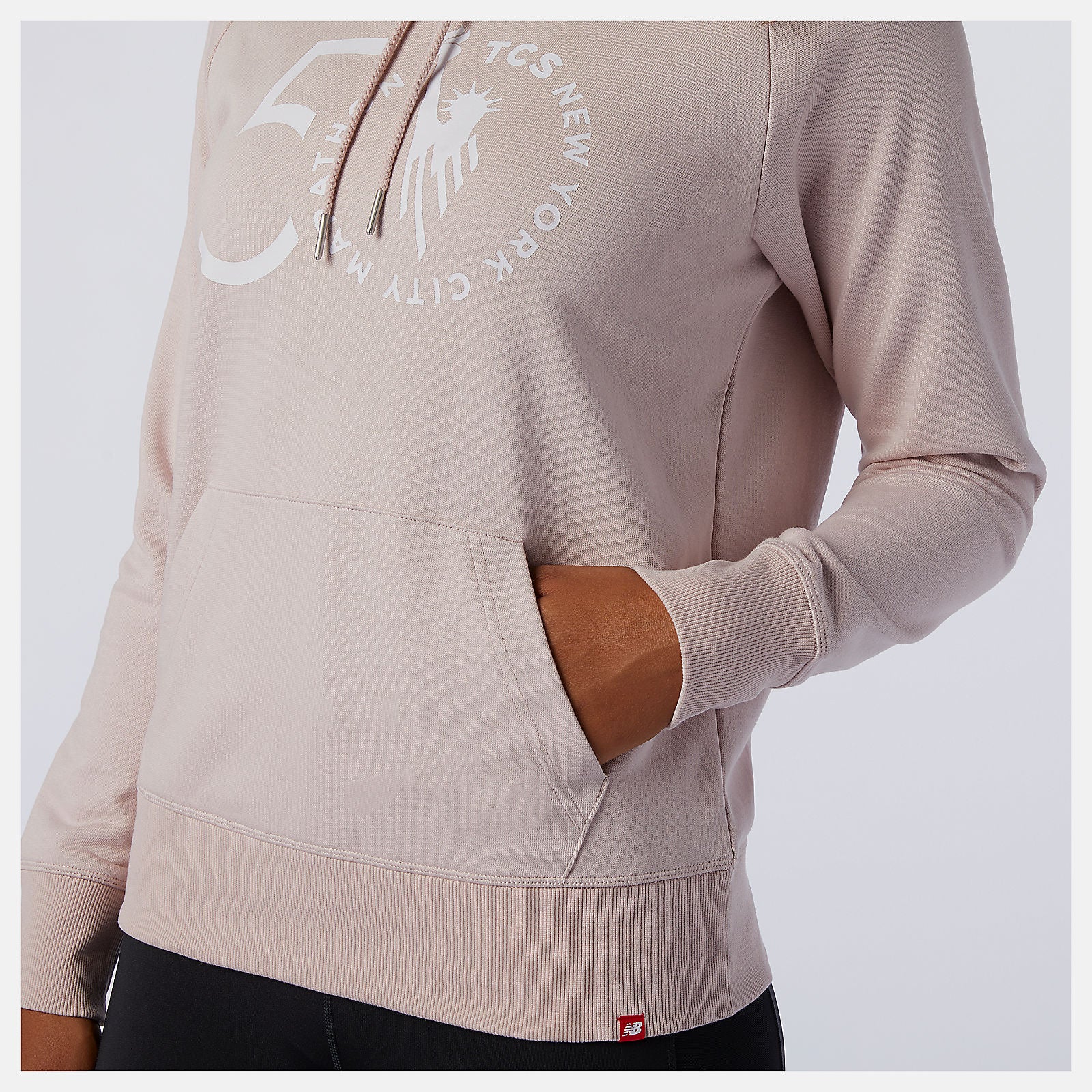 Saturn Pink NYC Marathon Essentials Pullover Hoodie / New Balance Women