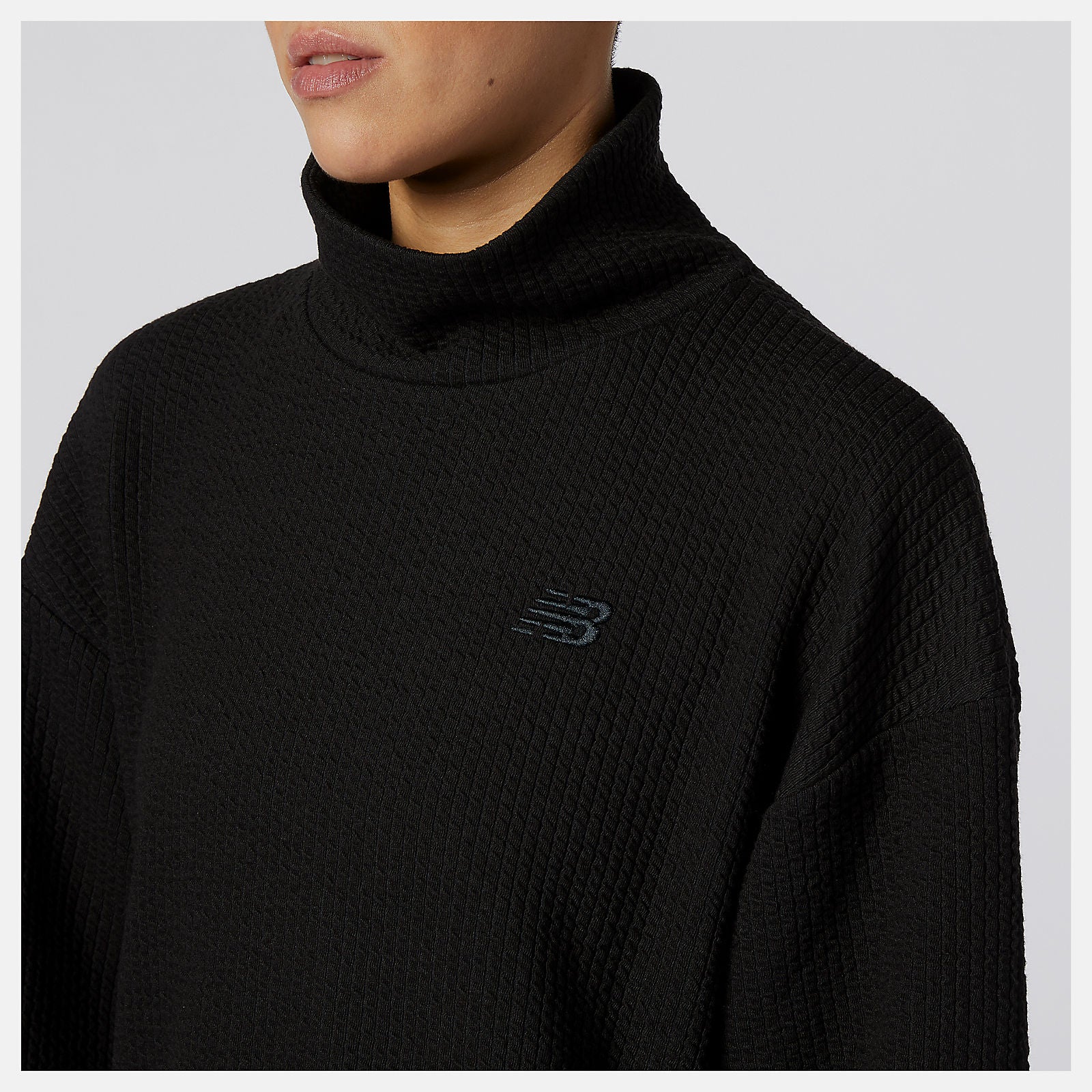 Black Transform Springloft Pullover / New Balance Women