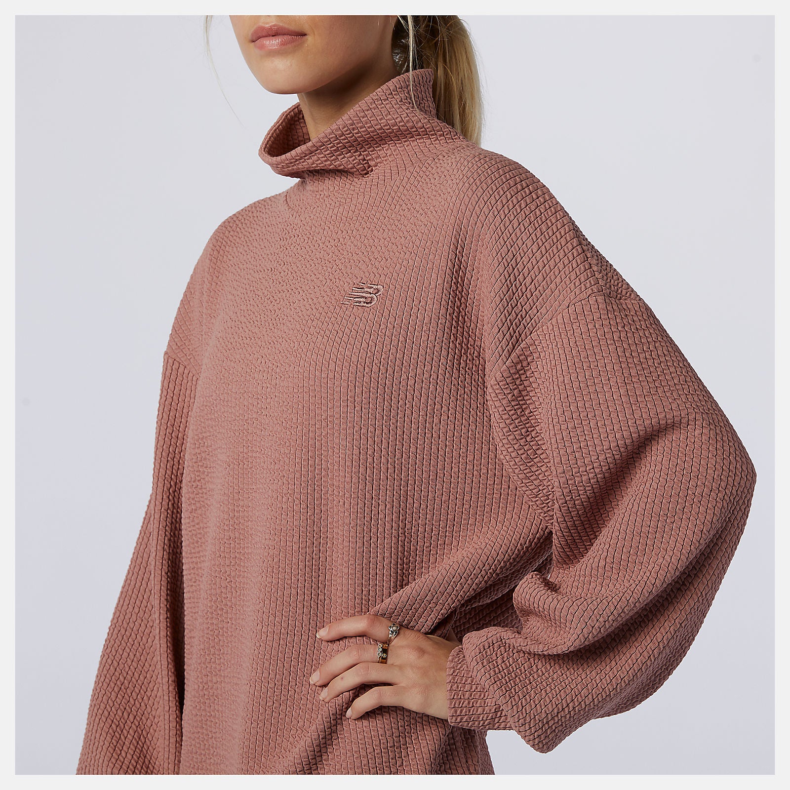 Rose Transform Springloft Pullover / New Balance Women