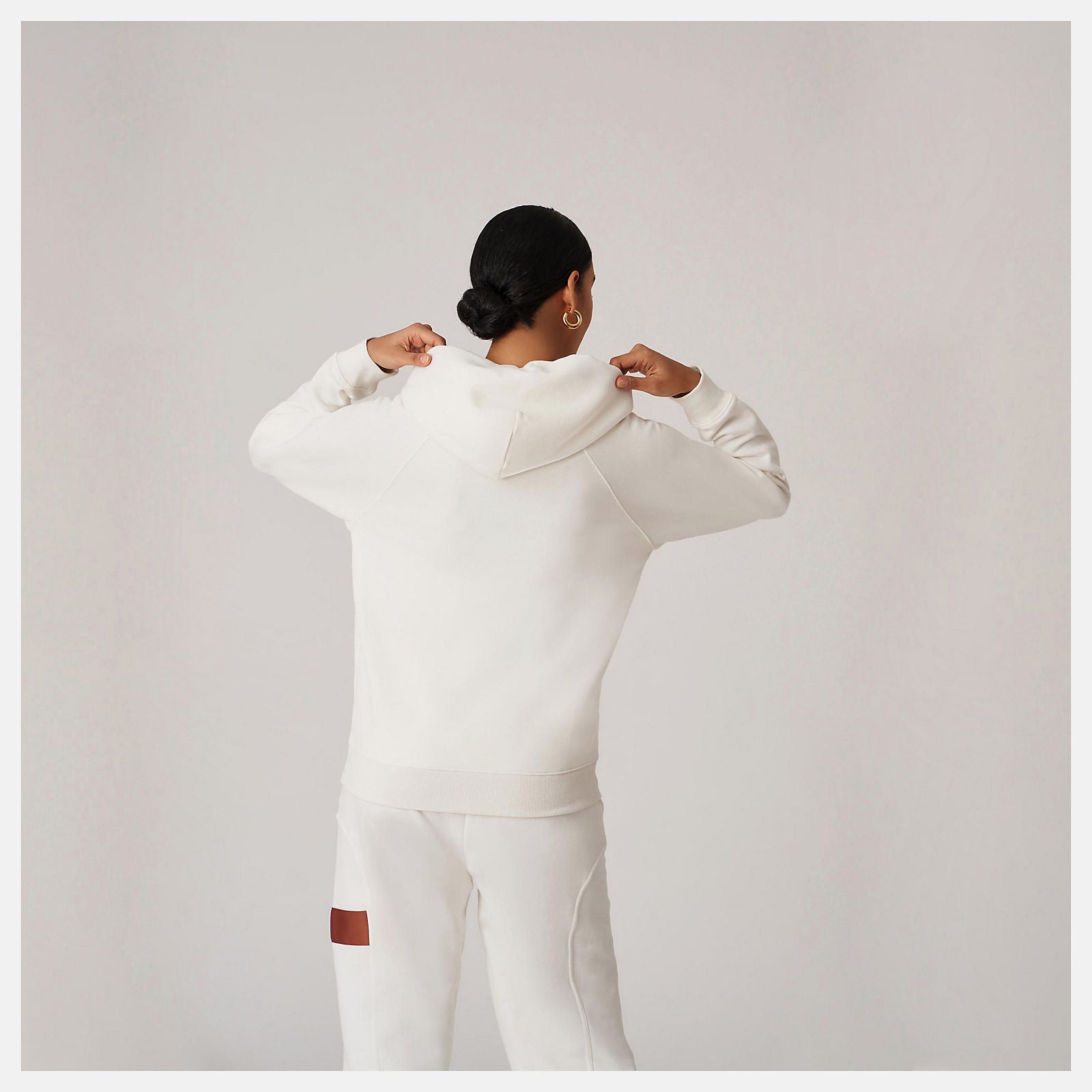 Sea Salt Bandier Fleece Hoodie / New Balance Women