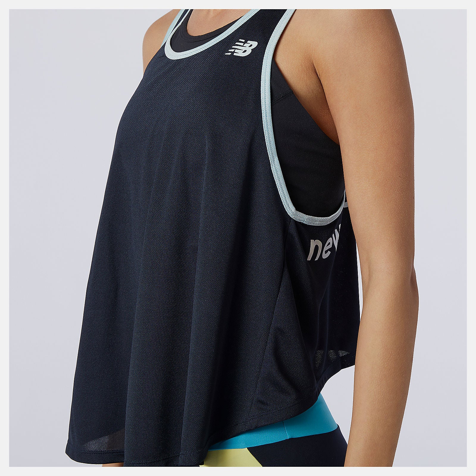 Eclipse Achiever Mesh Tank / New Balance Women