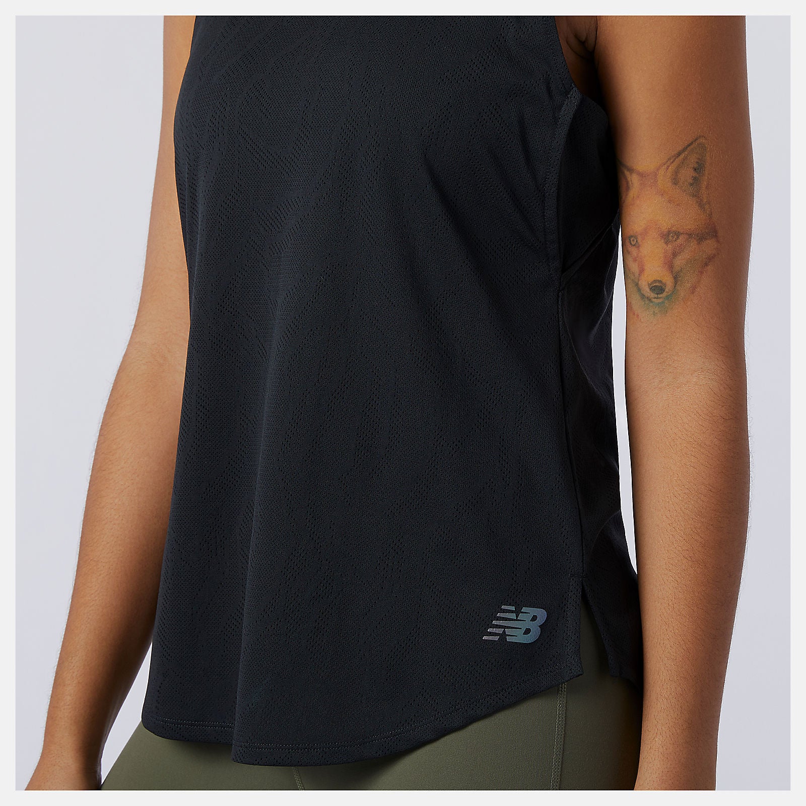 Black Q Speed Fuel Jacquard Tank / New Balance Women