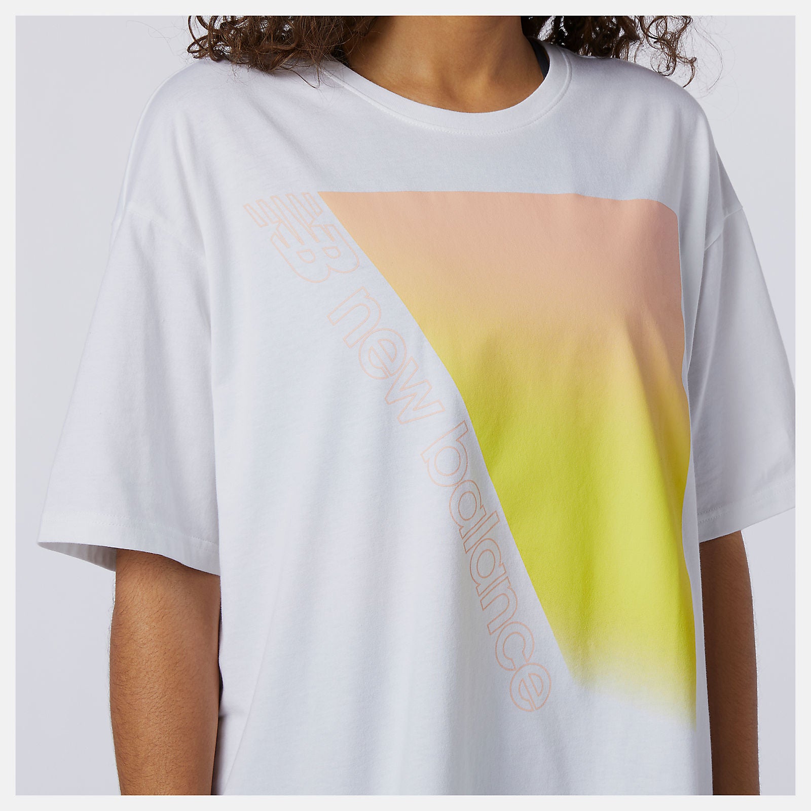 White Sport Style Optiks Gradient Graphic Tee / New Balance Women