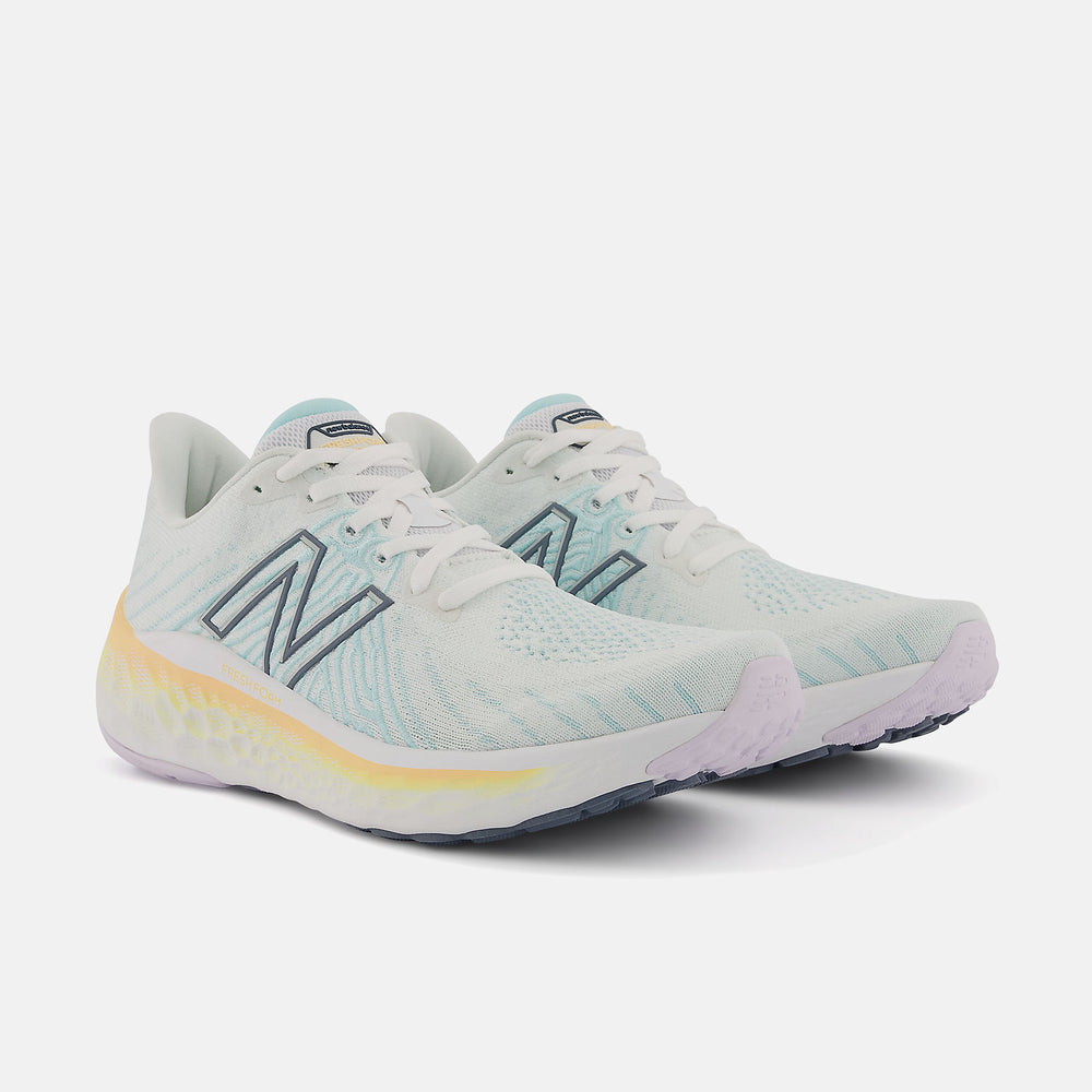 White/Light Mango Fresh Foam X Vongo v5 / New Balance Women